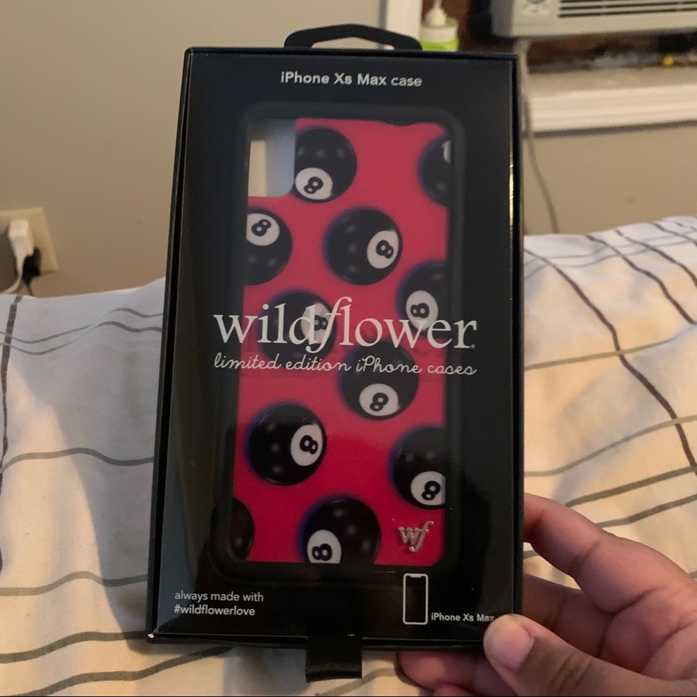 8 Ball Wildflower iPhone XS Max Case